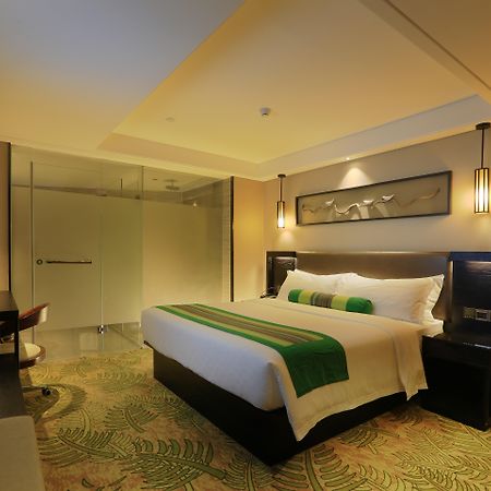 Relax Season Hotel Dongmen Шънджън Екстериор снимка